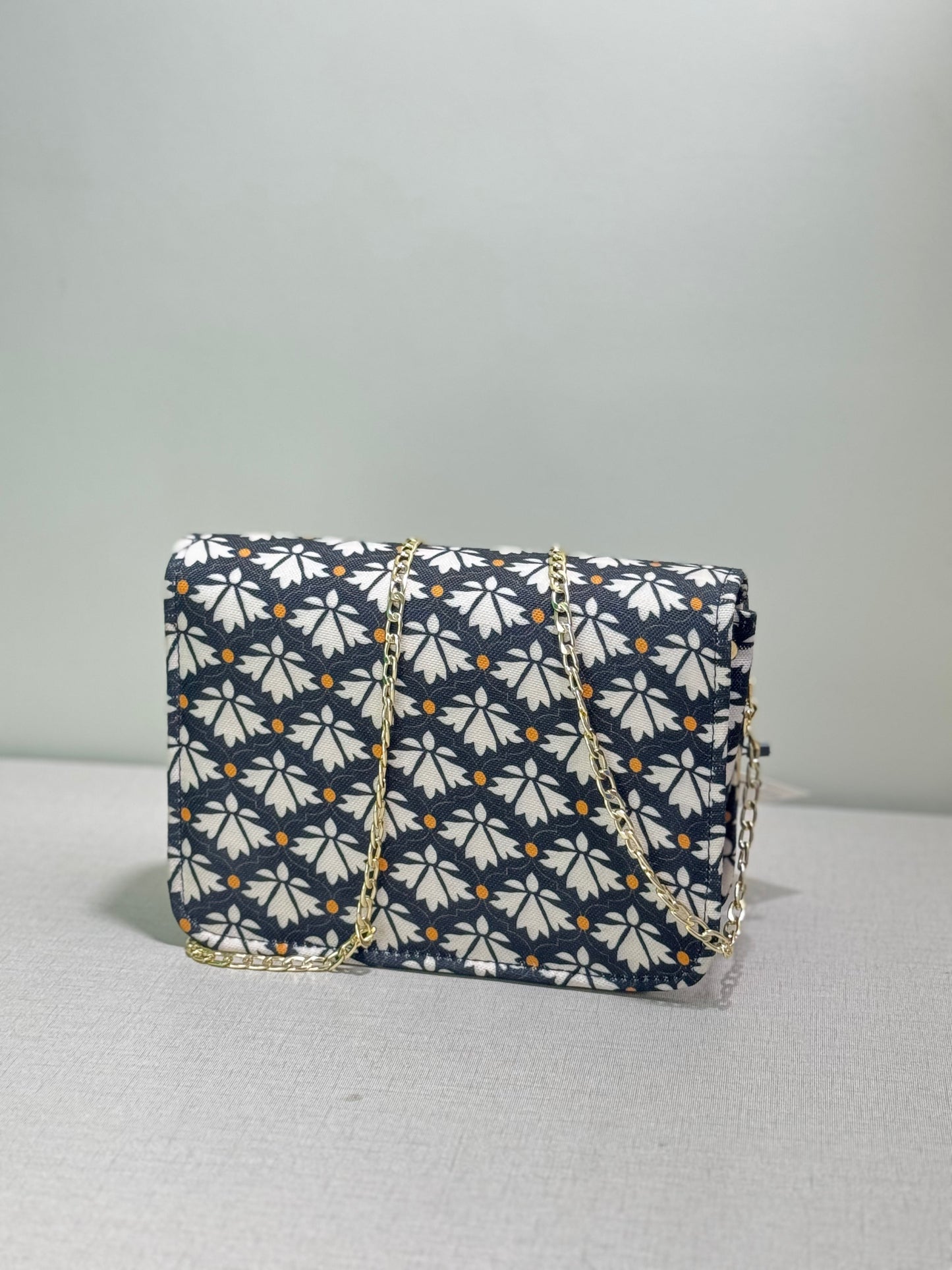 Cross Body Canvas Bag -E551